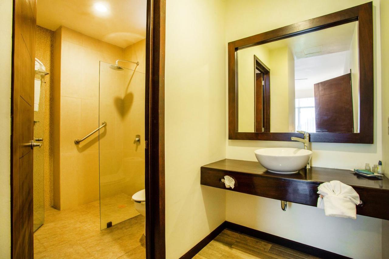 Blaze Hotel & Suites プエルトバラータ エクステリア 写真